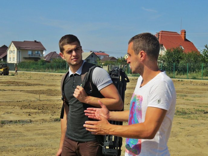 "На Закарпатті пенсіонери вже дошками пахнуть, а у Німеччині на "Мерсах" їздять", – Михайло Кополовець про своє життя у Німеччині  – 05