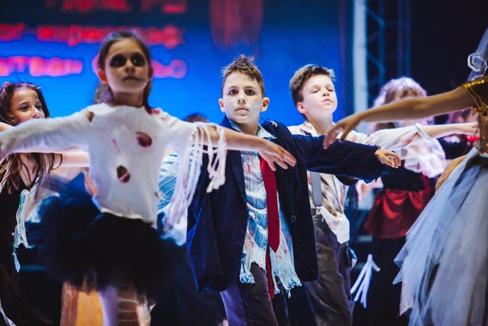 В Ужгороді студія сучасного танцю «Бліц» провела звітний концерт – 54