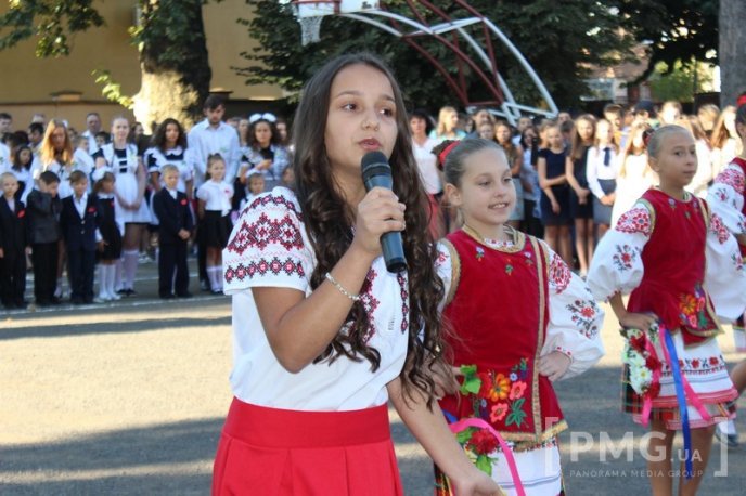 Свято Першого дзвоника відзначили у Мукачівській ЗОШ №1 ім. Пушкіна – 10