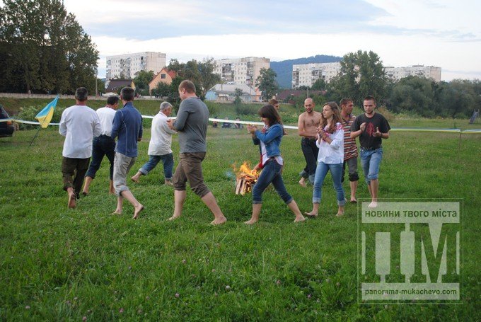 Завершилась сьогоднішня святкова програма у Мукачеві вуглеходінням (ФОТОРЕПОРТАЖ) – 03