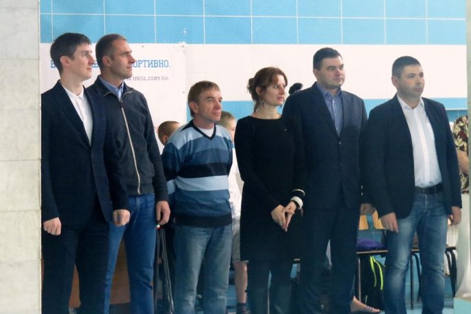 В Ужгороді відбувся міський турнір з плавання "На старт з Дідом Морозом" – 01