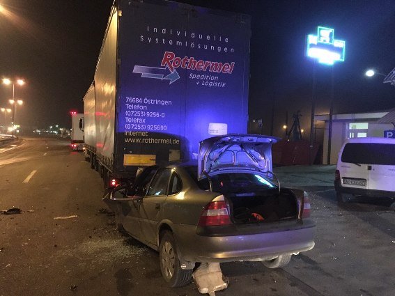 Поліція оприлюднила нові фото з місця смертельної аварії біля угорського кордону – 01 Поліція оприлюднила нові фото з місця смертельної аварії біля угорського кордону – 01