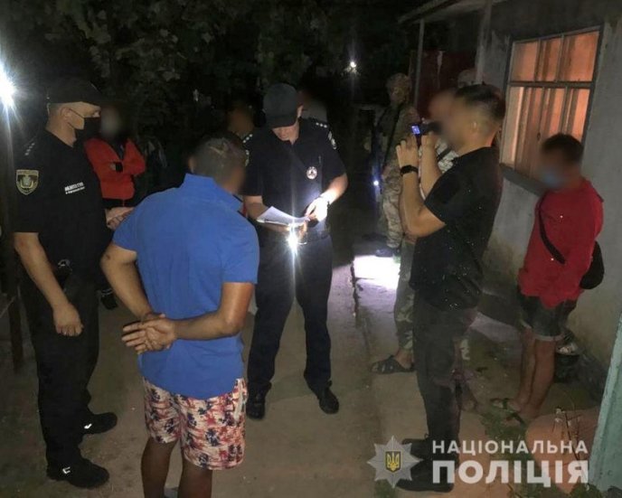 Заробітчани із Закарпаття потрапили у рабство – 04