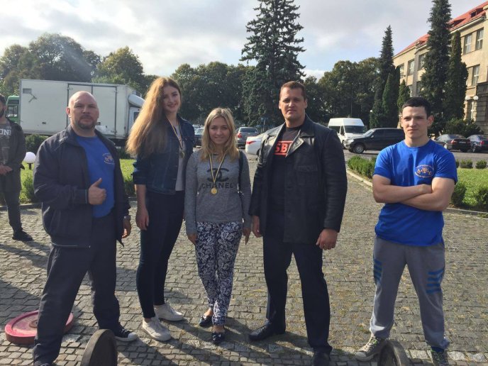 Студенти факультету туризму та міжнародних комунікацій УжНУ взяли участь у святкуванні Дня фізкультури і спорту – 01 Студенти факультету туризму та міжнародних комунікацій УжНУ взяли участь у святкуванні Дня фізкультури і спорту – 01