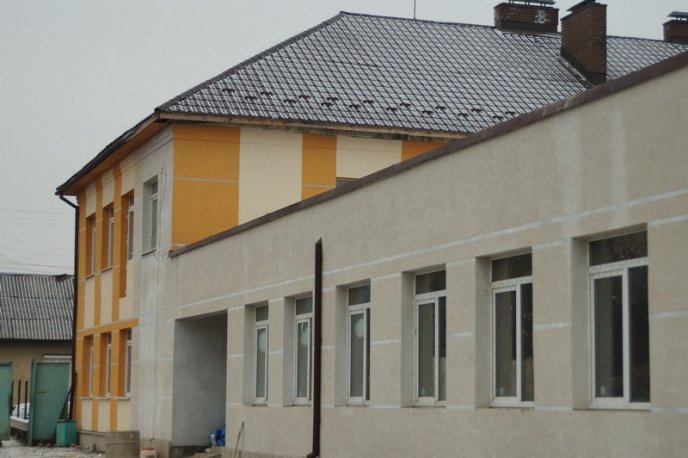 У Мукачеві триває реконструкція будівлі для НВК "Гармонії" – 07