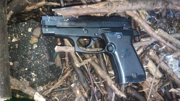 Погрожував пістолетом: на Закарпатті скоїли грабіж – 01 Погрожував пістолетом: на Закарпатті скоїли грабіж – 01