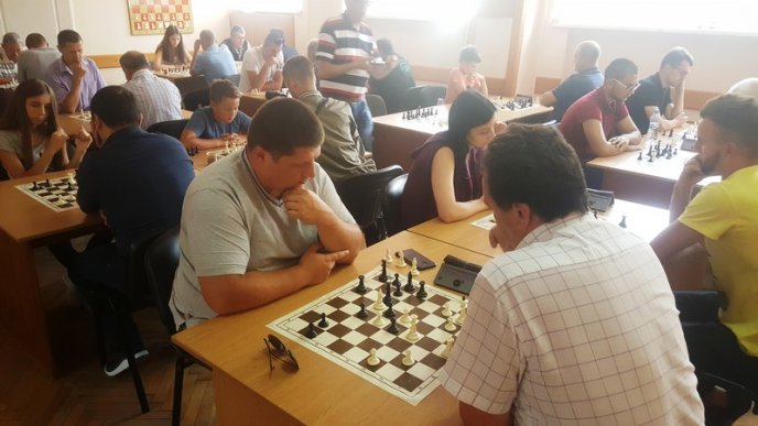 У Рахові відбувся міжрайонний командний шаховий турнір – 09