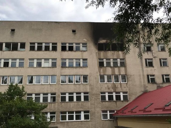 В Ужгороді горіла лікарня – 02