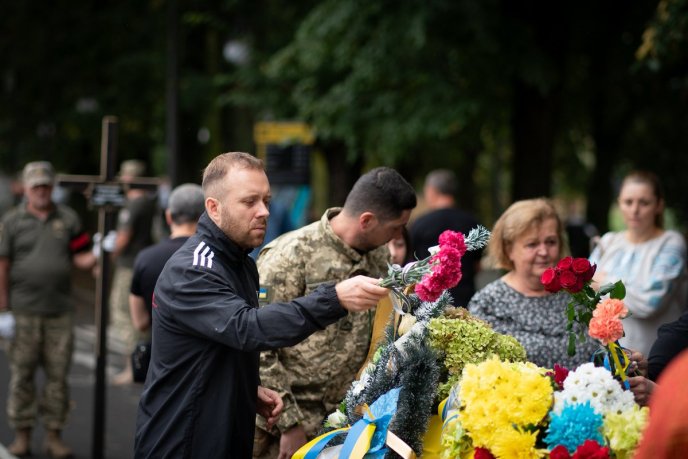 Ужгород попрощався із 31-річним Героєм, який загинув минулого року – 08 Ужгород попрощався із 31-річним Героєм, який загинув минулого року – 08