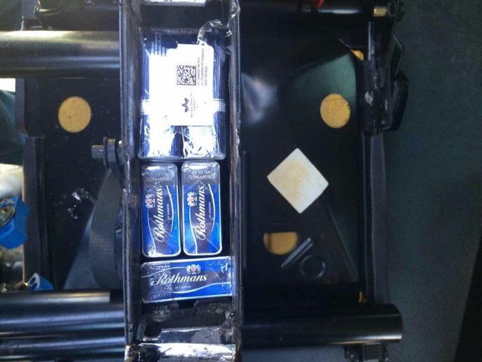 На Закарпатті угорець позбувся свого автомобіля через перевезені контрабандні цигарки – 04