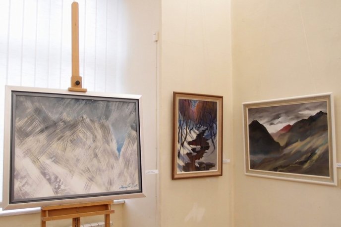 В Ужгороді відкрили виставку Івана Манайла – 12