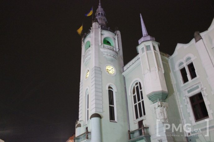 Мукачівці урочисто перевели головні годинники міста на літній час – 01