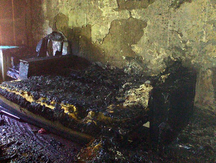 Свалявські рятувальники гасили вогонь у житловому будинку – 02 Свалявські рятувальники гасили вогонь у житловому будинку – 02