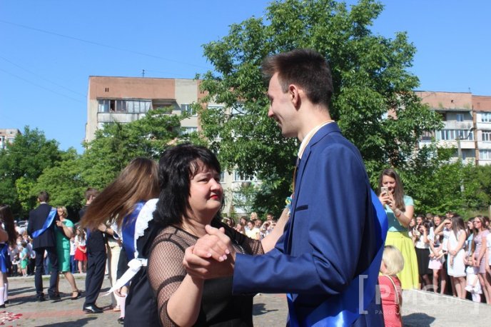 Свято останнього дзвоника відзначили у Мукачівській ЗОШ №13 – 49