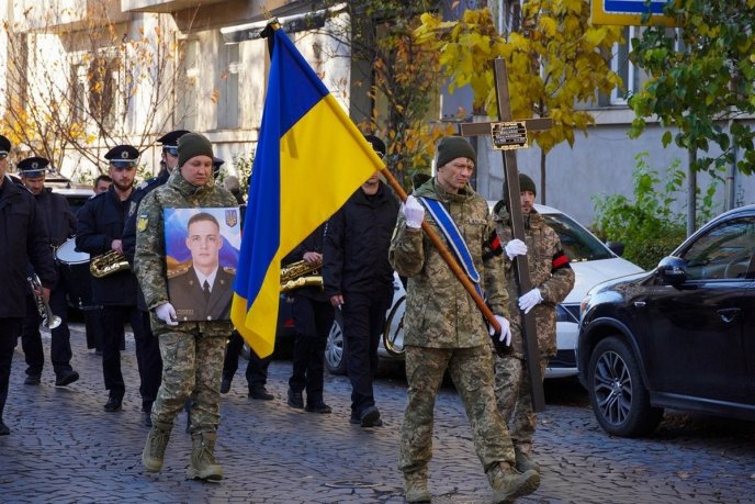 В Ужгороді поховали 25-річного захисника – 06