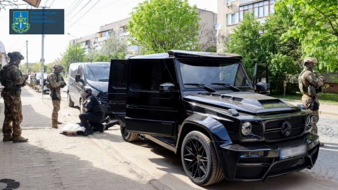 Як на Закарпатті харків’янин 20000 доларів заробляв: розкрито схему – 01