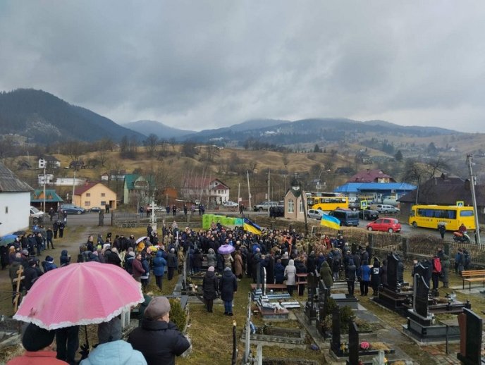 Закарпатське селище провело в останню путь полеглого Героя – 04 Закарпатське селище провело в останню путь полеглого Героя – 04