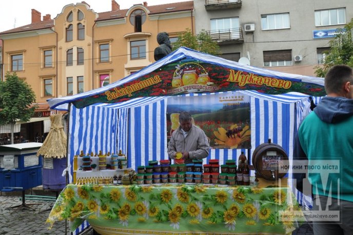 Мукачево бджолярське: у місті стартувало свято меду (ФОТОРЕПОРТАЖ) – 03