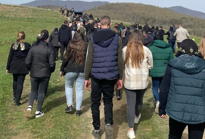 Одна із закарпатських громад прощалася із Героєм у його день народження – 05 Одна із закарпатських громад прощалася із Героєм у його день народження – 05