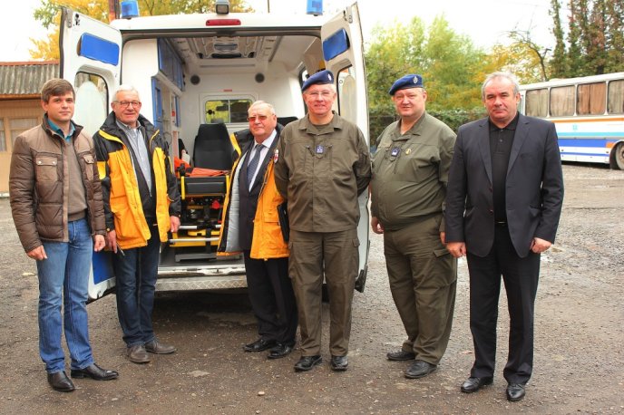 Австрійські благодійники подарували закарпатським медикам спецодяг – 01 Австрійські благодійники подарували закарпатським медикам спецодяг – 01