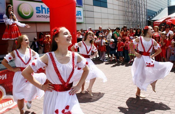 "Ласунка" підготувала мукачівцям незабутнє свято морозива – 11 "Ласунка" підготувала мукачівцям незабутнє свято морозива – 11