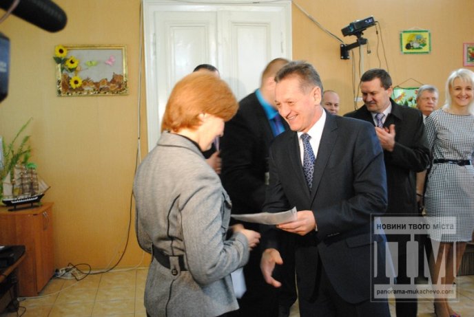 Олександр Ледида відвідав у Мукачеві Обласний центр соціально-психологічної реабілітації дітей та молоді з функціональними обмеженнями (ФОТО) – 04