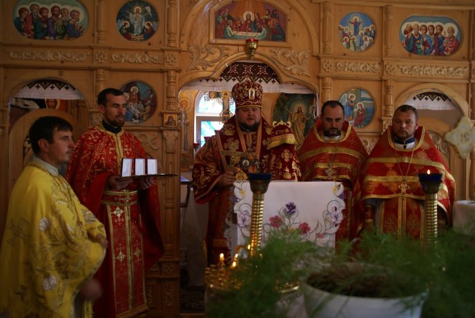 У Буштині відбулось храмове свято за участі духовенства УПЦ КП – 11