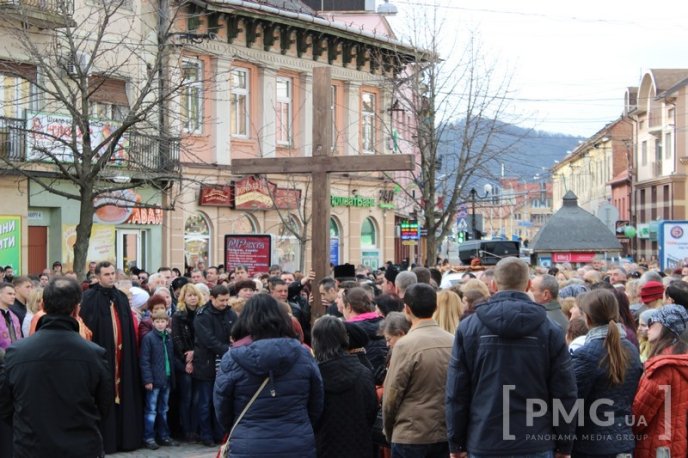 Вулицями Мукачева пройшла Хресна Хода – 15
