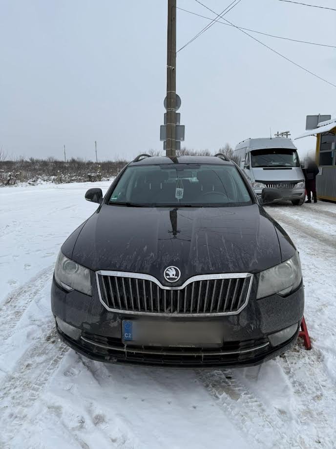 На КПП виявили крадене авто