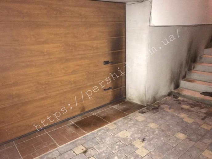 В Мукачеві невідомі підпалили будинок – 03