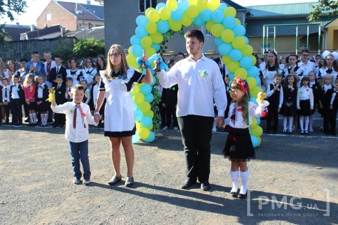 Свято Першого дзвоника відзначили у Мукачівській ЗОШ №1 ім. Пушкіна – 30