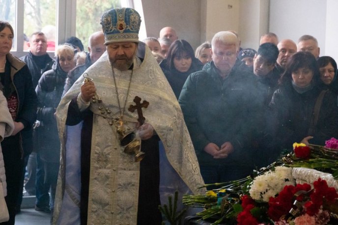 На Закарпатті поховали військового, який з початку війни захищав Україну – 06