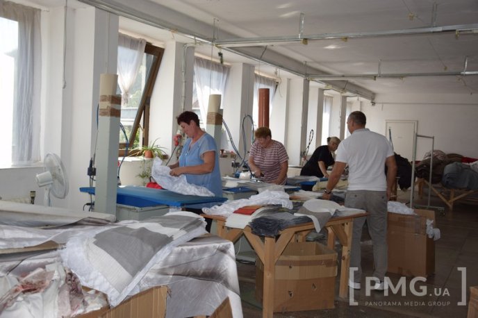 На Мукачівщині виготовляють текстиль для відомих світових брендів – 05
