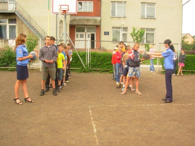 Мукачівські правоохоронці поздоровили вихованців школи-інтернату (ФОТО) – 03