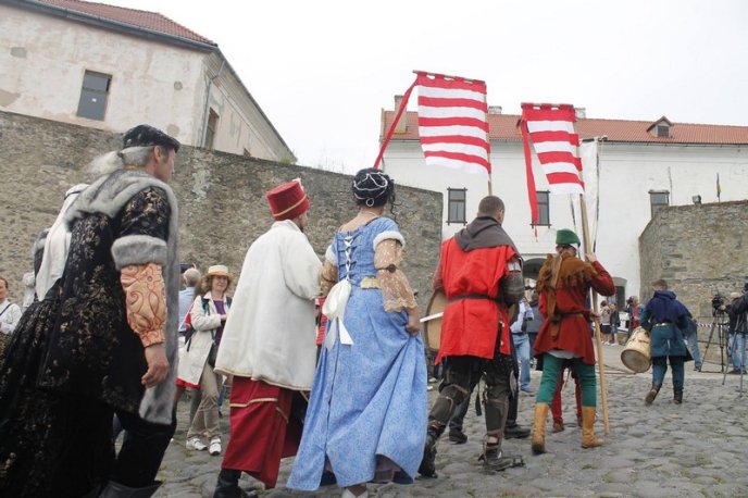 Середньовічне весілля відгуляли на Закарпатті – 04