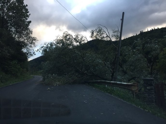 З’явилися фото наслідків страшної негоди на Закарпатті – 07