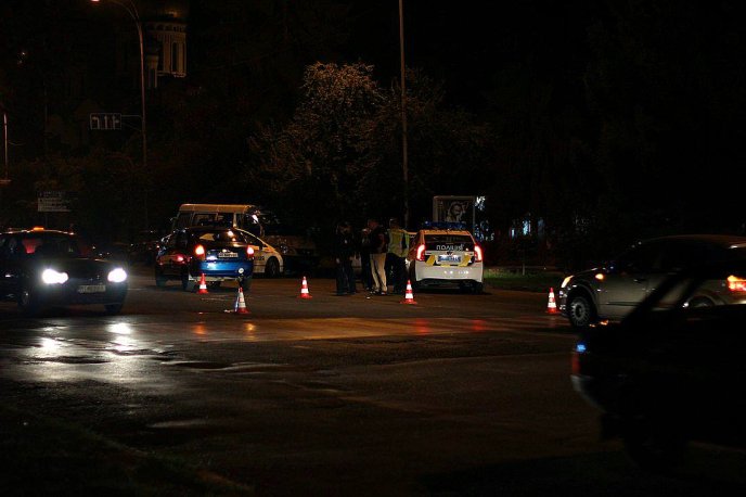 Біля готелю "Закарпаття" в Ужгороді сталась ДТП – 02