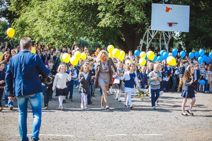 В Ужгородській ЗОШ №3 відлунав останній дзвінок (ФОТО) – 12