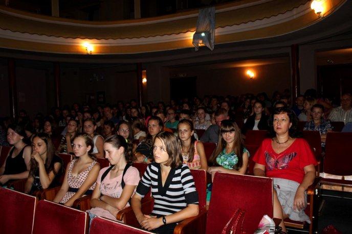 Закарпатці вшанували 50-річчя фільму "Тіні забутих предків" святковим показом – 02