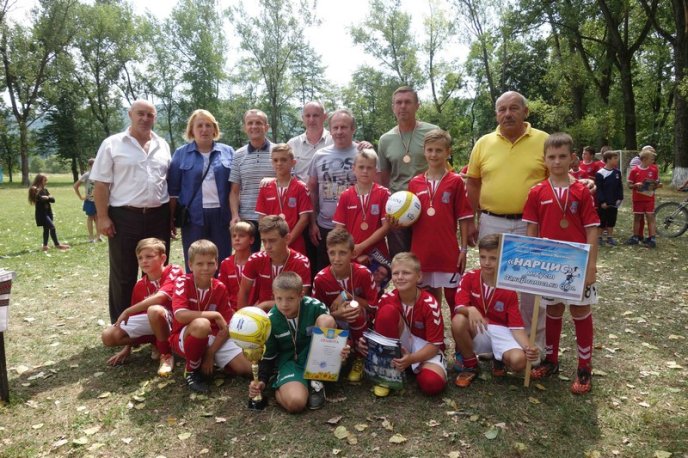 У Великому Бичкові відбувся дитячий турнір по футболу на кубок заслуженого майстра спорту Івана Яремчука  – 07