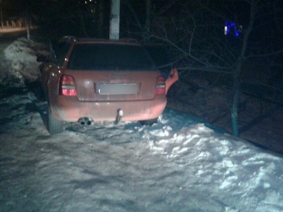 ДТП на Тячівщині: водій та пасажир іномарки "Mazda" потрапили до лікарні – 01 ДТП на Тячівщині: водій та пасажир іномарки "Mazda" потрапили до лікарні – 01