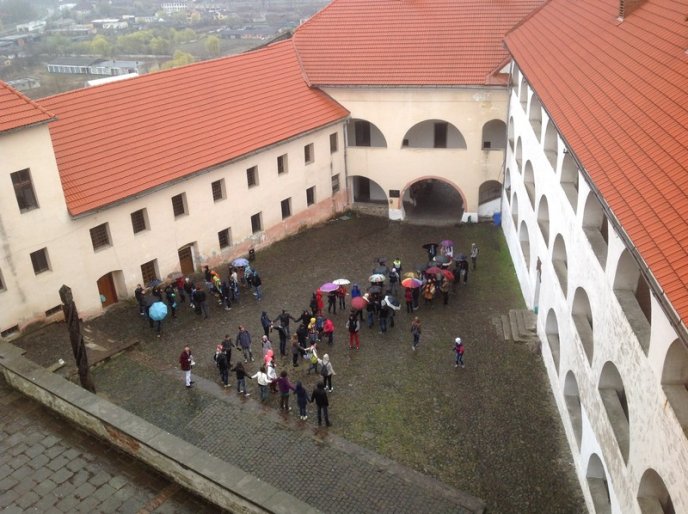 Молодь Мукачева провела флешмоб єдності "Ми разом! - Мы вместе!" (ФОТО,ВІДЕО) – 05