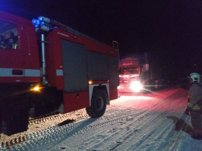 Погіршення погодних умов: рятувальники допомагали водіям у чотирьох районах – 04