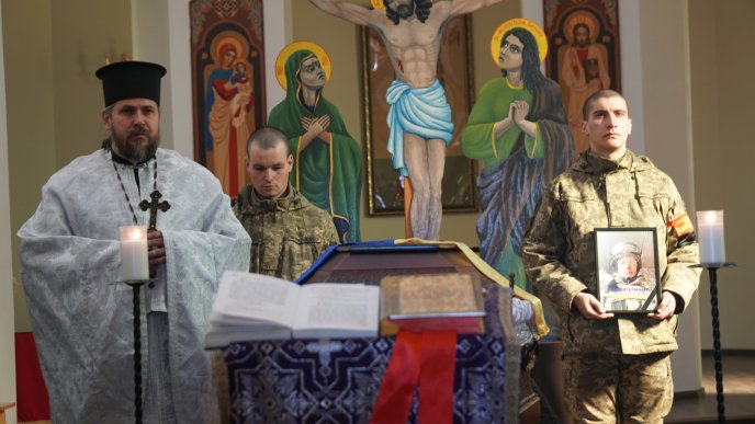 Мукачево попрощалось із загиблим на війні Героєм Володимиром Литвиненком – 03