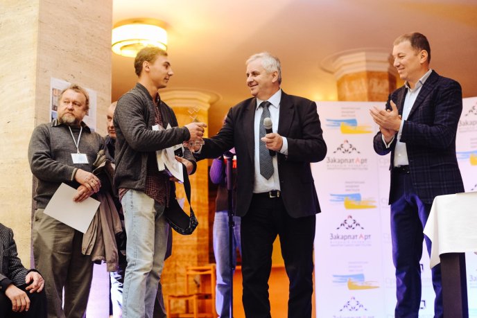 В Ужгороді нагороджували переможців мистецького конкурсу "Срібний мольберт" – 12