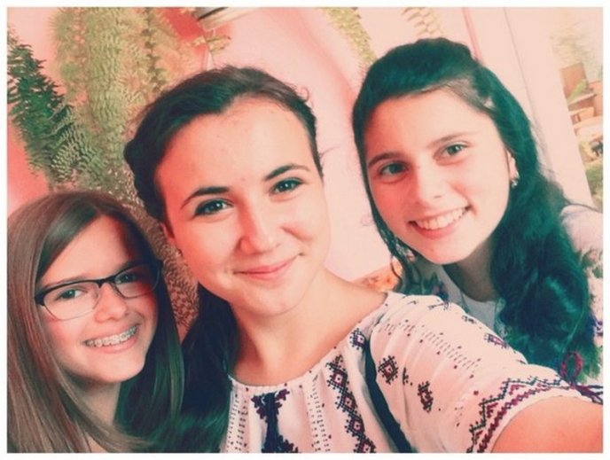 Шкільний фотоальбом: як учні Мукачева 1 Вересня відзначали (ФОТОРЕПОРТАЖ) – 38