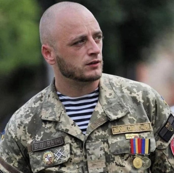 Закарпатців закликають підтримати петицію про присвоєння звання «Героя України» полеглому захиснику Андрію Павлишинцю – 02 Українців просять підтримати петицію про присвоєння звання «Героя України» полеглому воїну Андрію Павлишинцю