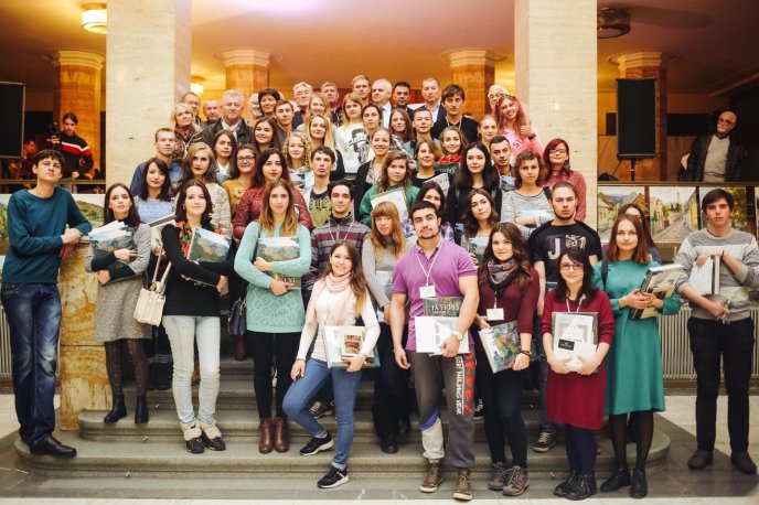 В Ужгороді нагороджували переможців мистецького конкурсу "Срібний мольберт" – 16