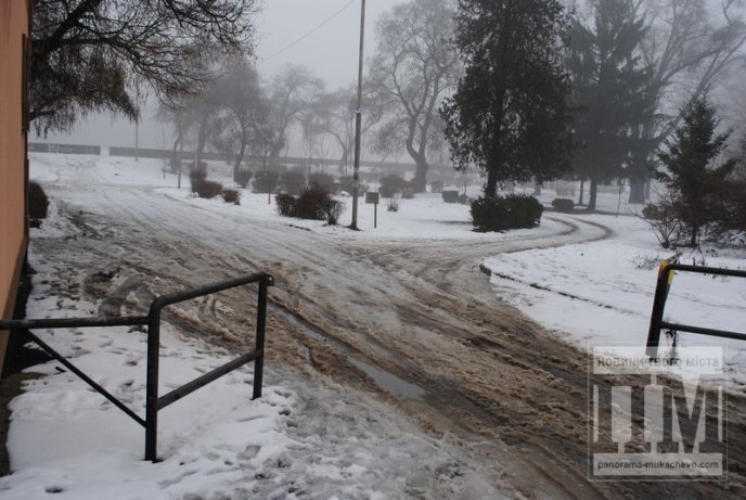 Мукачево потопає в калюжах від талого снігу (ФОТОРЕПОРТАЖ) – 03