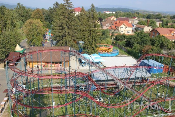 У парку "Перемога" запрацювало оглядове колесо – 20